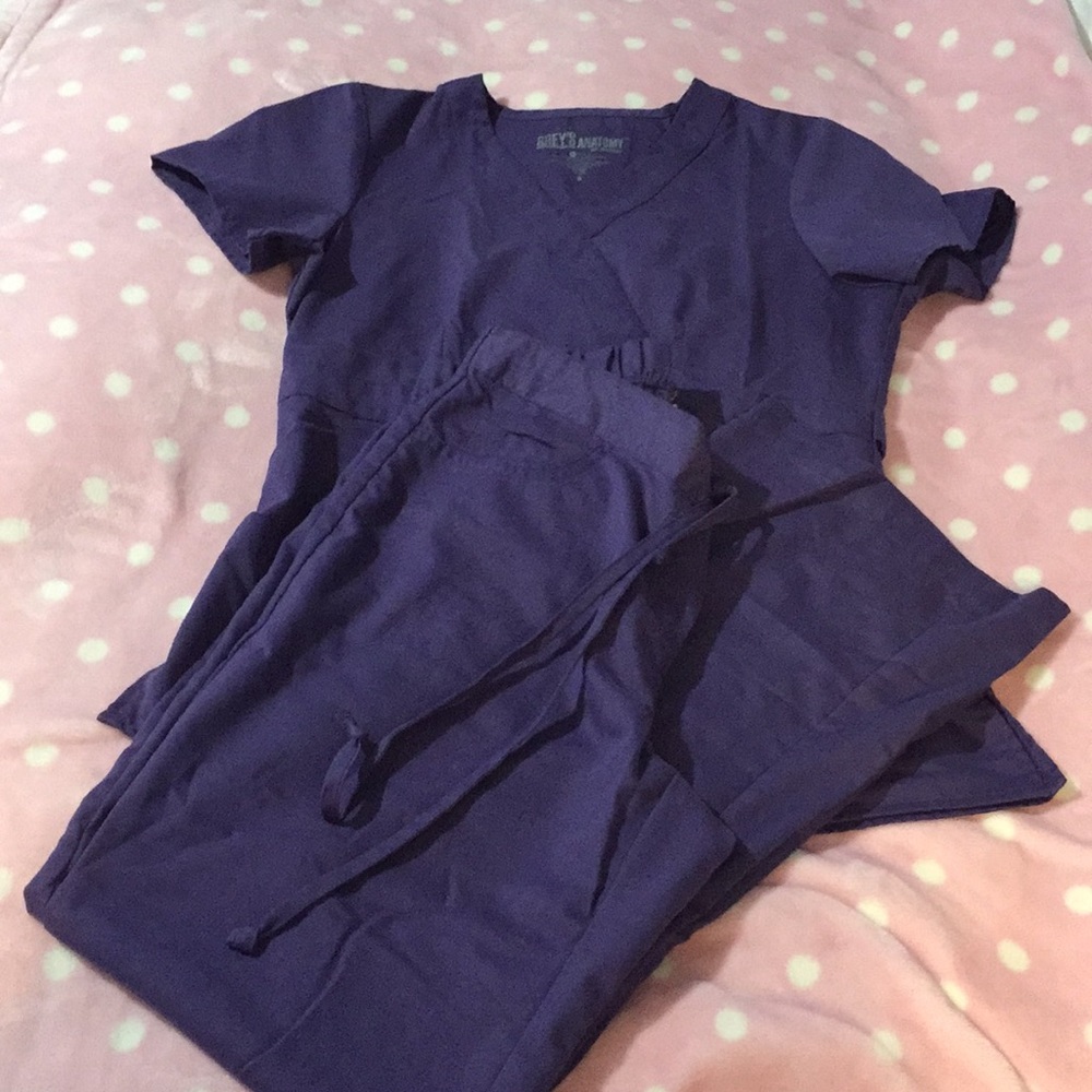 EUC Greys Anatomy Scrub Set